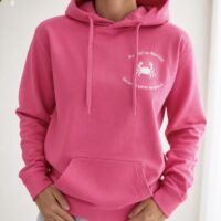 Sweat à capuche brodé. Modèle mixte.