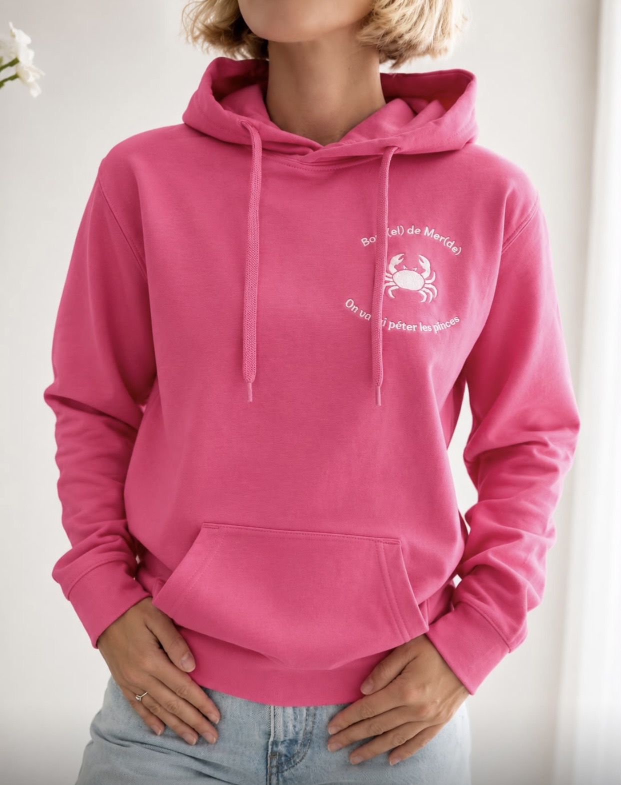 Sweat à capuche brodé. Modèle mixte. – Image 1