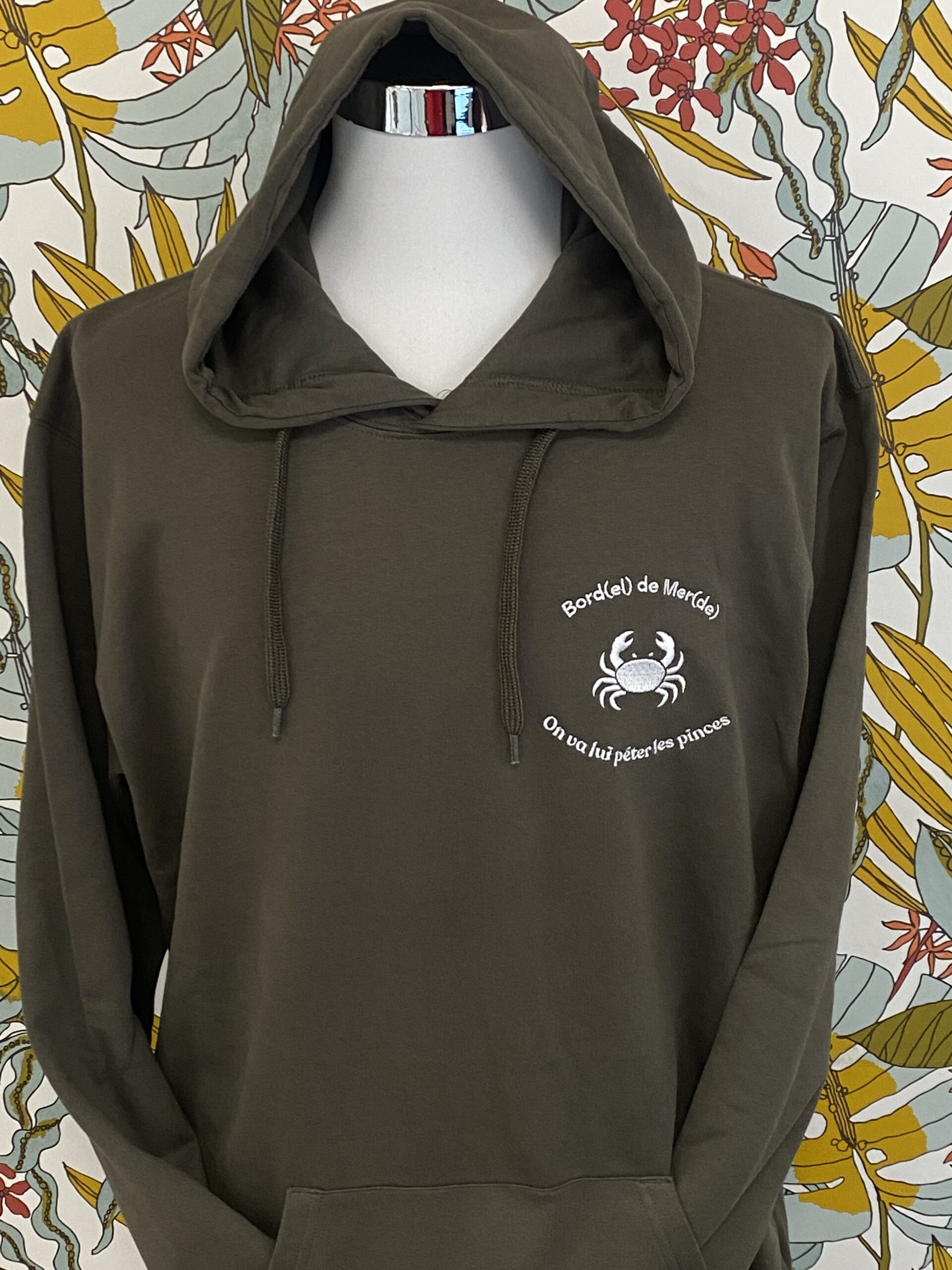 Sweat à capuche brodé. Modèle mixte. – Image 6