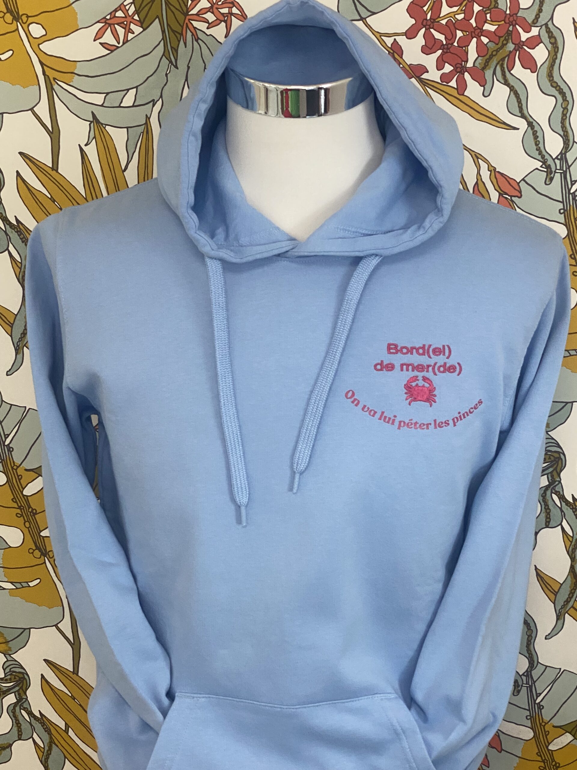 Sweat à capuche brodé. Modèle mixte. – Image 4