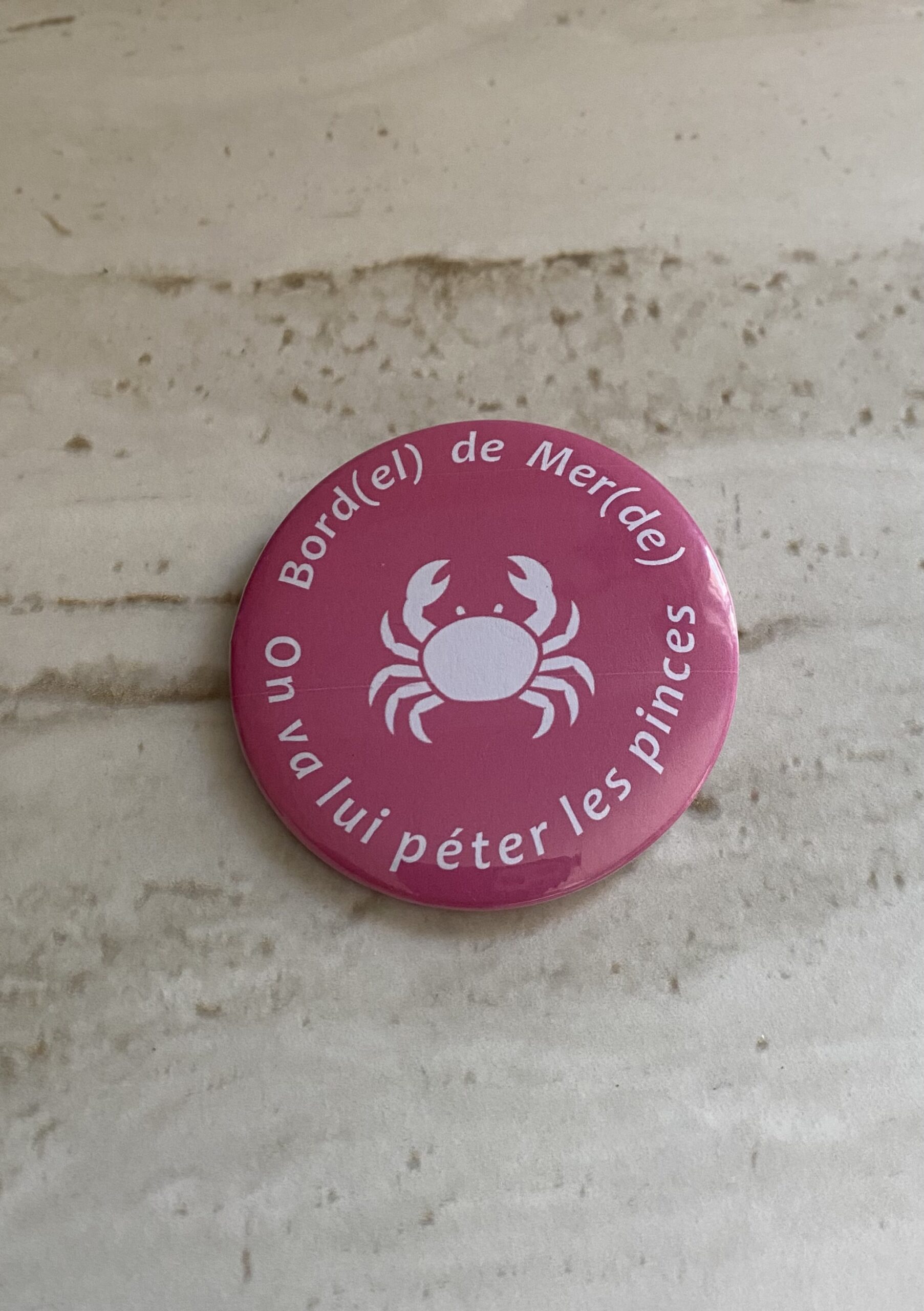 Badge fond rose – Image 1